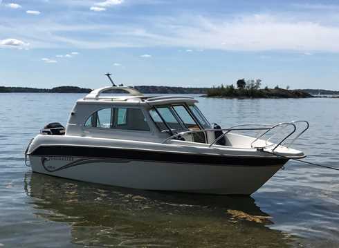 Finnmaster stulen från Svinninge Marina i Åkersberga, Stockholm